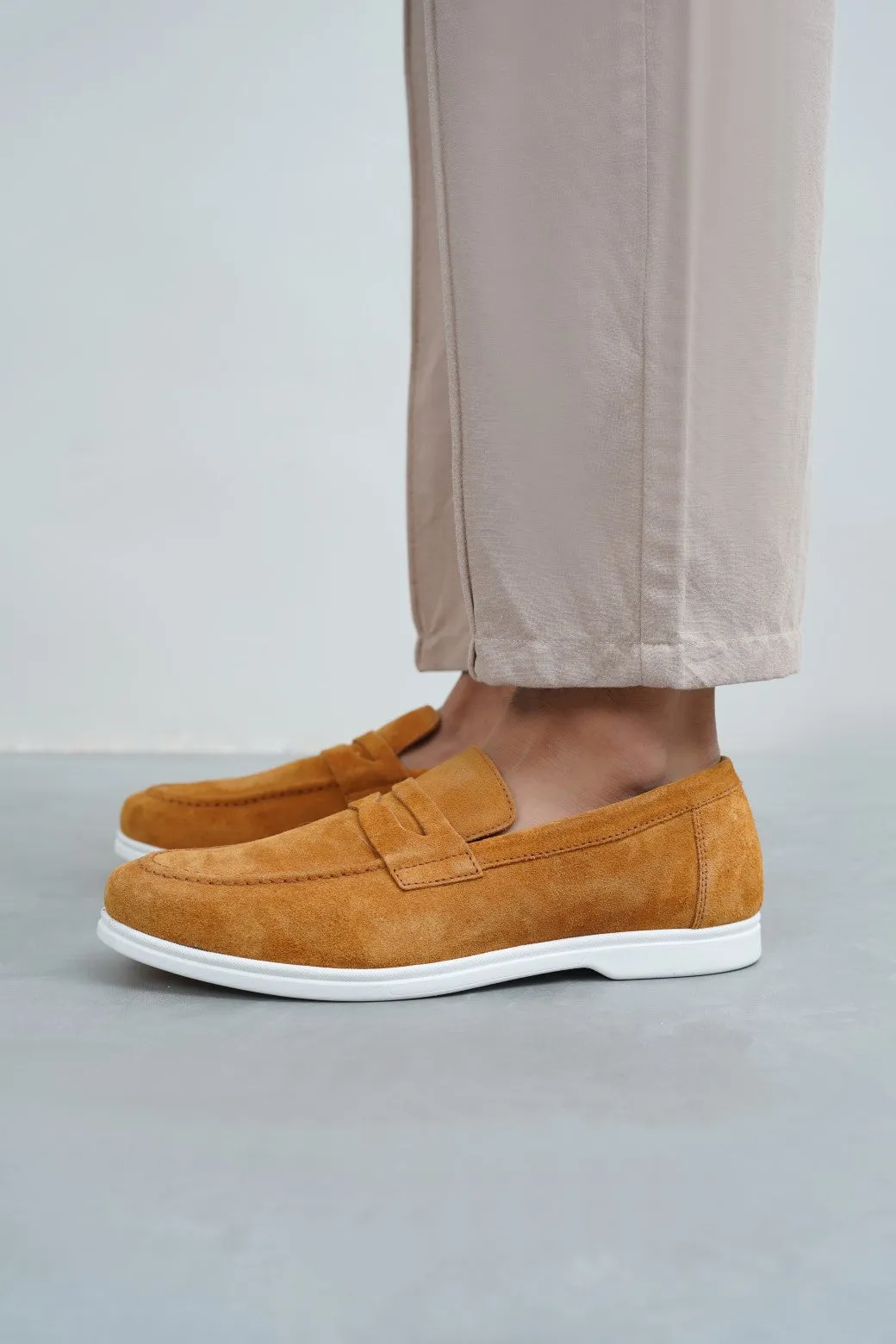 LEATHER LOAFERS