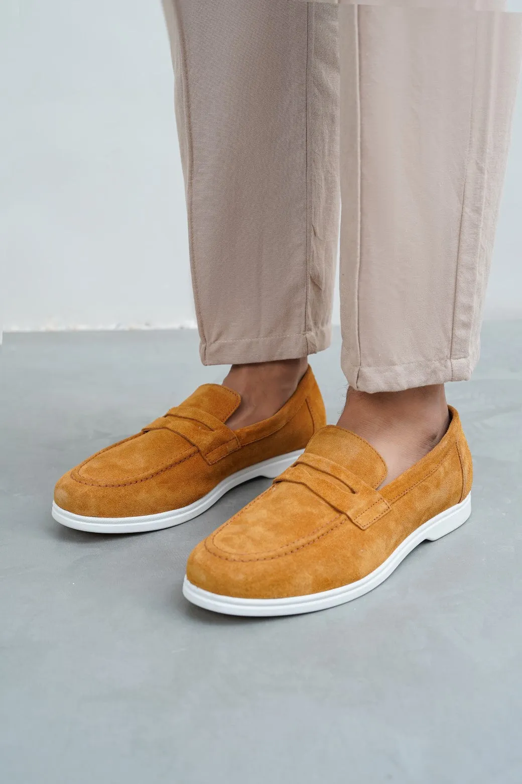 LEATHER LOAFERS