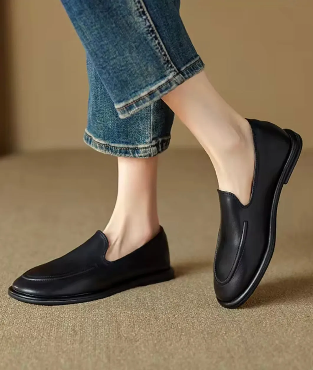 Timeless Elegance: Women's Handmade Genuine Leather Loafers