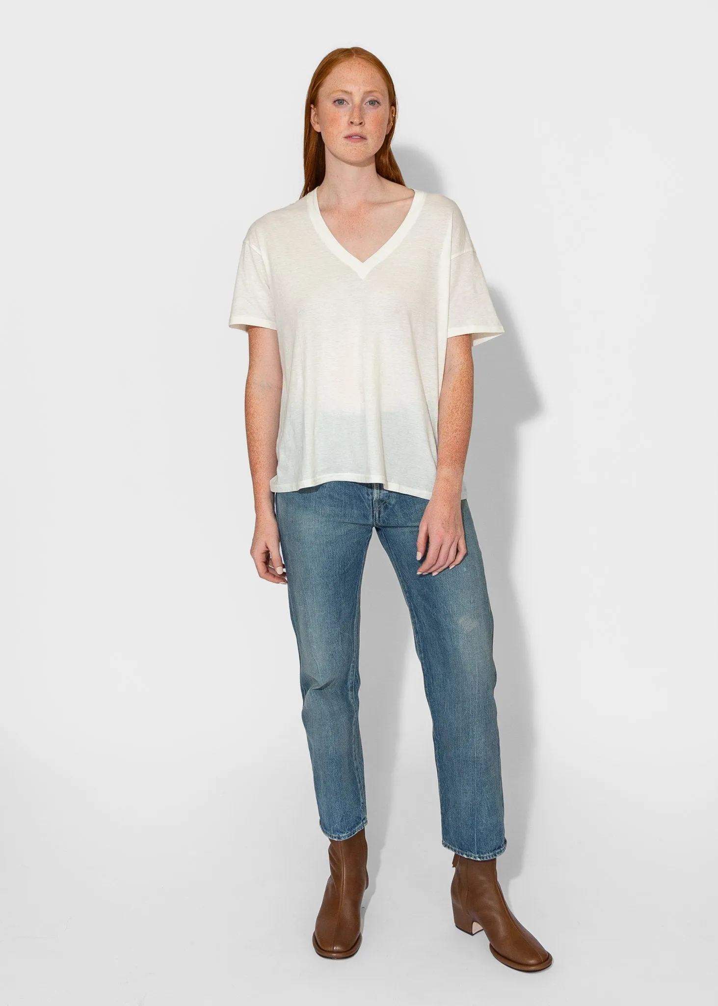 V-Neck Boxy Seamless V in Cashmere White